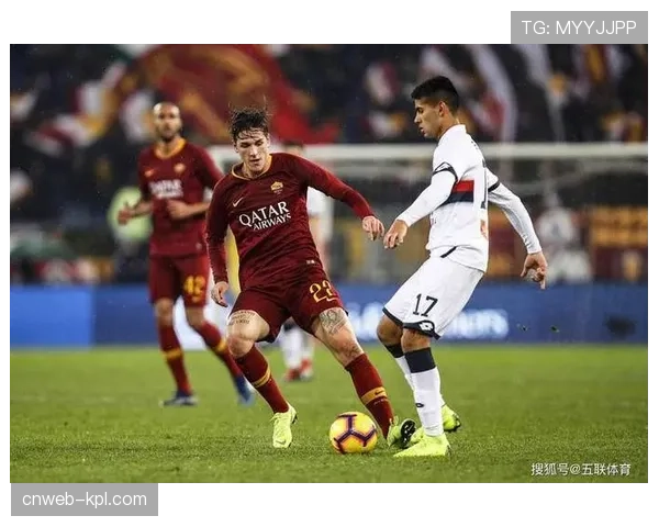 现场直击：球迷冲突导致罗马德比中断十分钟，警方介入